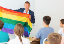 В школах стартовала кампания в защиту «ЛГБТ-детей» В Молдове в школах стартовала кампания в защиту ЛГБТ-детей