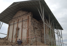 В селе Рашково возле руин церкви нашли кладбище в селе Рашково на территории церкви нашли кладбище