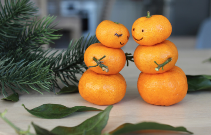 мандарины новогодние праздники, съедаем много мандаринов цитрусовых