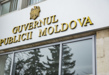 Надо министрам увеличить зарплату: они «беднее» официантов доходы