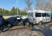 «Мерседес» врезался в маршрутку ДТП, Мерседес, автобус