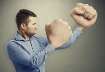 Подрались два брата мужчина драка