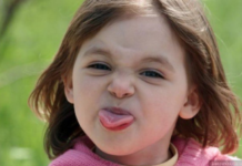 Где прилично показать язык в стране прилично