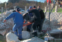 В Рыбницком районе спасатели вытащили мужчину из 18-метрового колодца спасатели, колодец