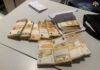 Гражданин Молдовы лишился 57 тысяч евро в аэропорту Кишинёва Конфискованные деньги. Фото_ Таможенная служба