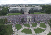 Национальное собрание обошлось Молдове дорого молдаване