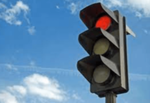 Когда водителю красный – не указ автомобиль