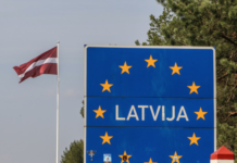 Очереди из молдаван и украинцев на границе Латвии и России очереди, граница Россия