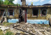 Пока был в гостях, дом сгорел пожар