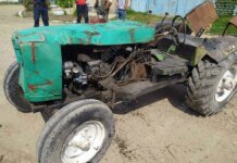 Катались на самодельном тракторе и перевернулись тракторе, водителя