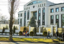 Число дипломатов и сотрудников посольства России в Кишиневе сократят дипломаты, посольство России, Молдова