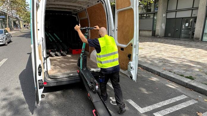 Париж, электросамокаты