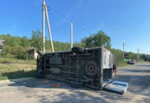 В селе Кицканы опрокинулся микроавтобус микроавтобус, ДТП