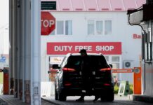 ЕС смягчил запрет на ввоз товаров личного пользования из России въезд, таможня, ЕС, россияне, автомобили