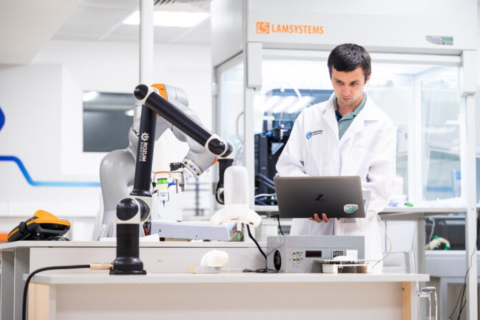 Александр Левин_ биопринтер. Фото misis.rujpg