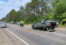 Возле Григориополя перевернулся «Опель» Опель перевернулся. Фото УГАИ МВД ПМР