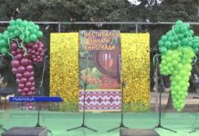 В Рыбнице отметили фестиваль вина и винограда: как это было Фестиваль вина в Рыбнице