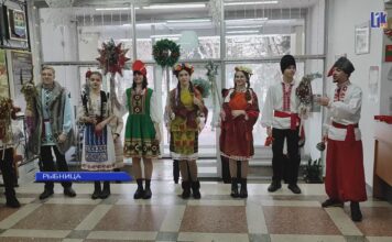 Колядки в Рыбницкой госадминистрации колядки, госадминистрация, Старый Новый год, школьники