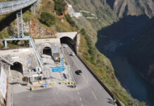 Самая глубокая подземная лаборатория: поиск тёмной материи в Китае