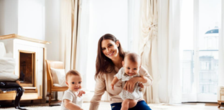 Сколько зарабатывают няни в России