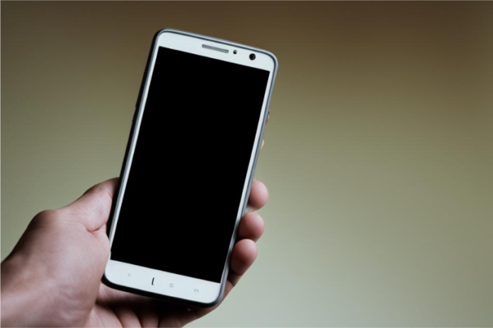 Смартфон найти. Фото ИИ kandinsky