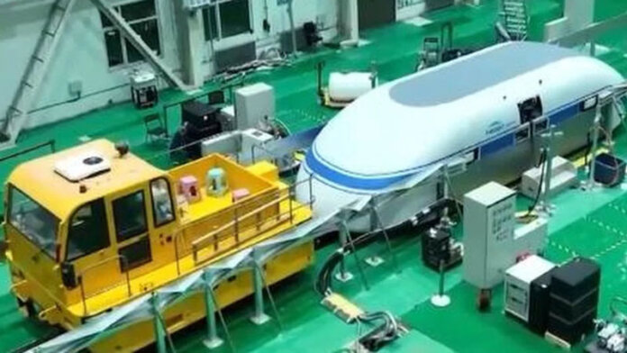 Поезд. Источник изображения_ CCTV