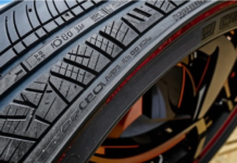 Зимняя резина: операция и штрафы Зимняя резина. Фото ИИ kandinsky