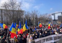 Игорь Додон организовал протест против PAS и потребовал отставки Майи Санду.