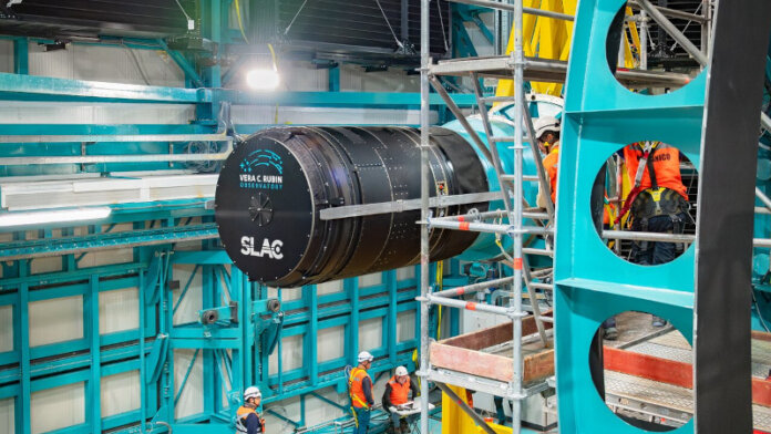 Самый большой в мире фотоаппарат. Источник изображений_ RubinObs_NOIRLab_SLAC_NSF_DOE_AURA_B. Quint