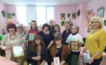 «Весенние посиделки» от Литобъединения «Родник» в Рыбнице весенние посиделки, стихи, поэты, литобъединение "Родник"