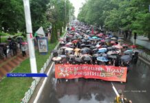 «Бессмертный полк» в Рыбнице: сквозь дождь — с памятью в сердце бессмертный полк, День Победы, Рыбница, 9 Мая, шествие, акция