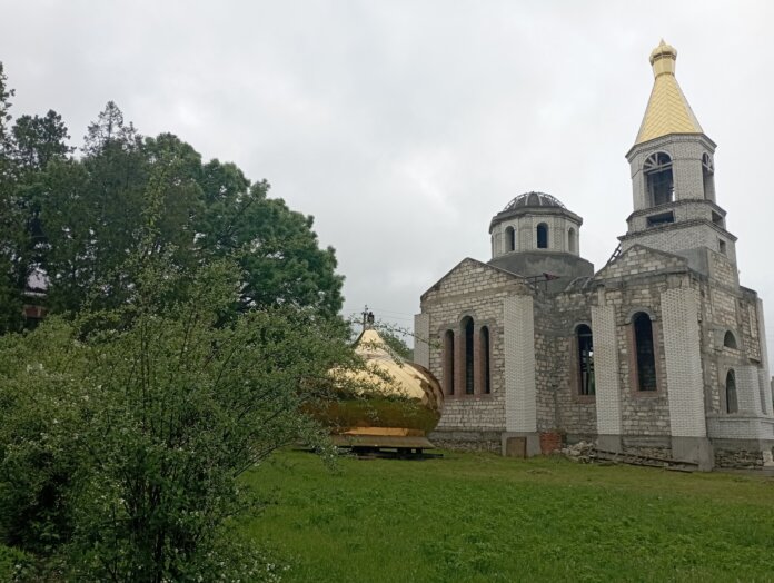Храм в селе Выхватинцы Владыка Савва, храм, Выхватинцы, освящение купола