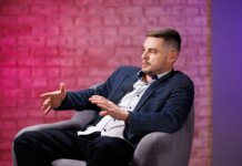 Поисковое продвижение от агентства Кручу Верчу: как вести 10 проектов одновременно без выгорания rukovoditel-kruchu-verchu-denis-narizhnyj